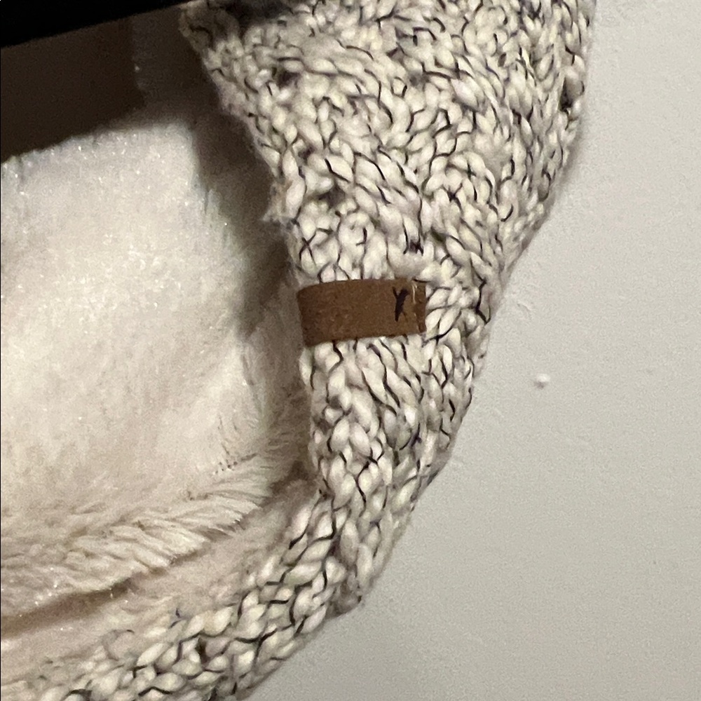 Eddie Bauer Textured Knit Scarf in Gray - Picture 2 of 7